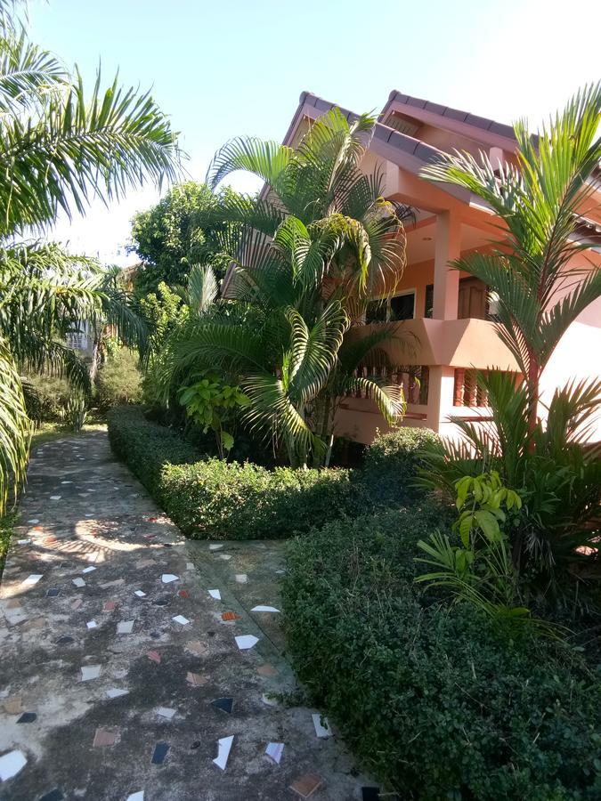 Baan Mek Lom Hotel Khao Lak Exterior photo